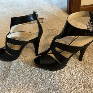 Nine West Peppinoo Black Leather Heels